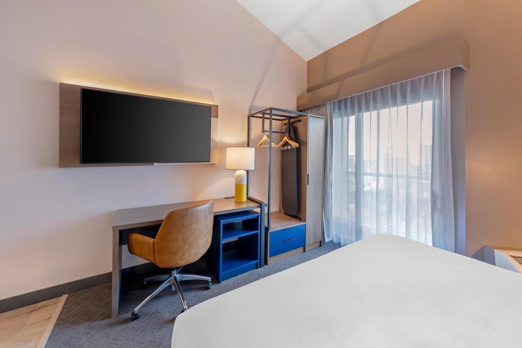 Comfort Inn & Suites Irvine Spectrum Lake Forest Room photo
