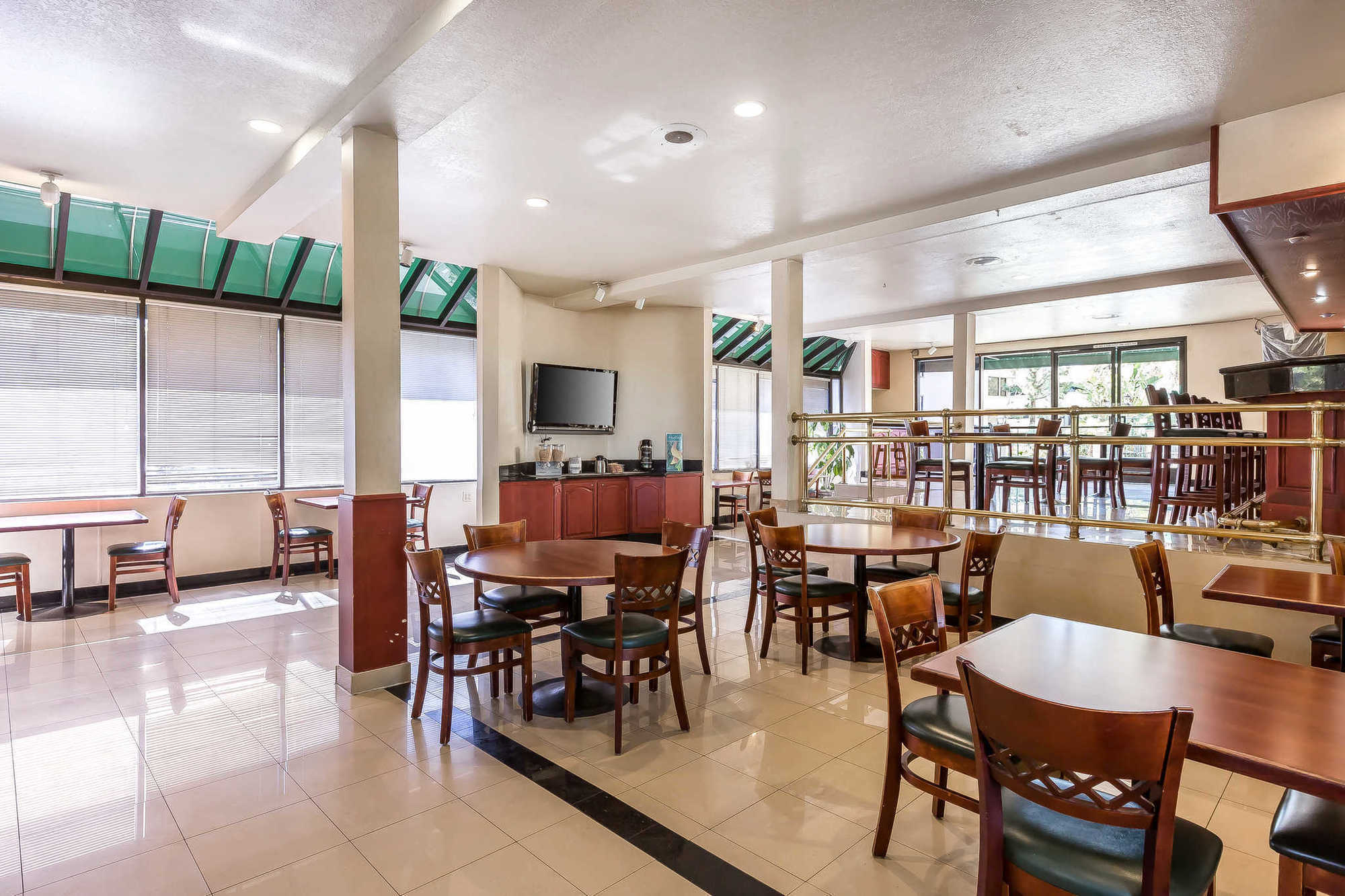 Comfort Inn & Suites Irvine Spectrum Lake Forest Facilities photo